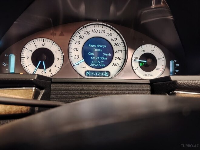 Mercedes E 220-7