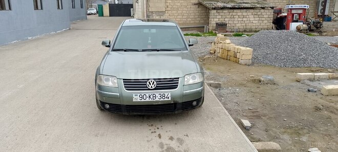 Volkswagen Passat-1