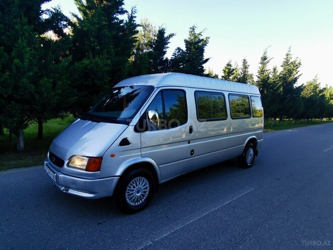 Ford Transit-3