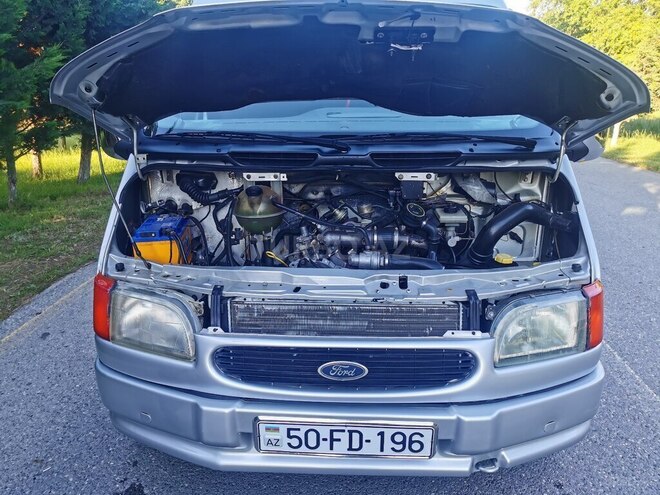 Ford Transit-11