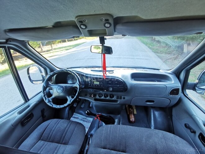 Ford Transit-8