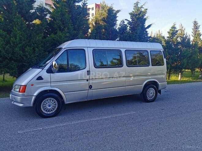 Ford Transit-17