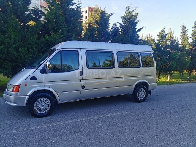 Ford Transit-16