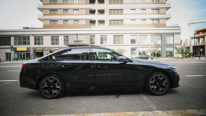 BMW i5-11