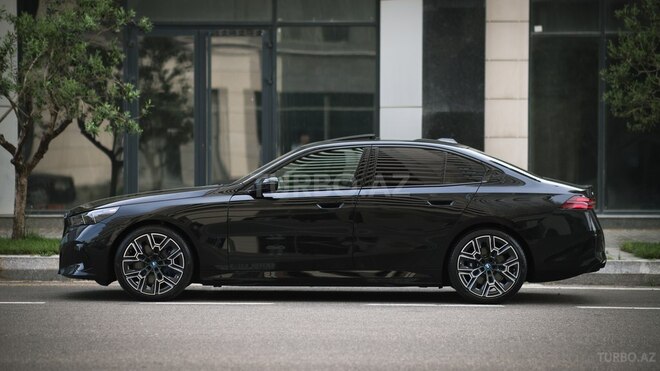 BMW i5-4