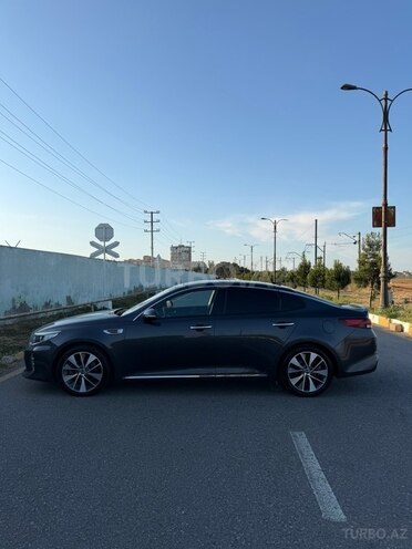 Kia K5-4