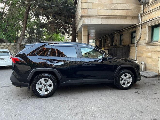 Toyota RAV4-6