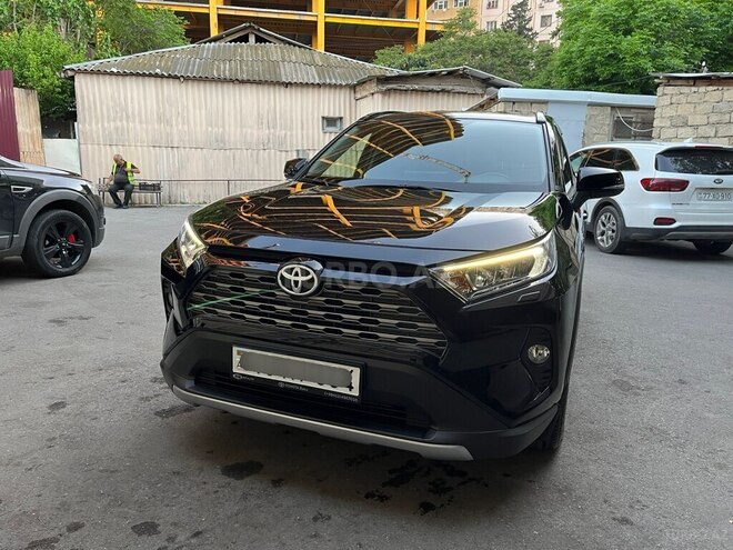 Toyota RAV4-8
