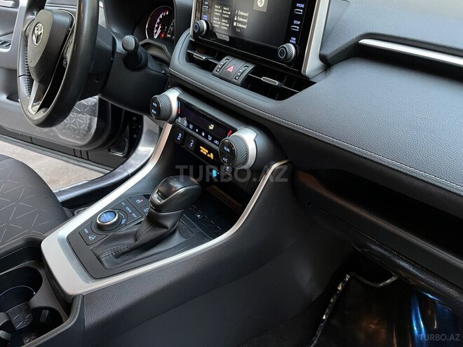 Toyota RAV4-13