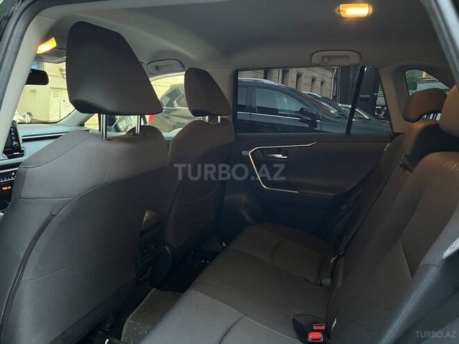 Toyota RAV4-14