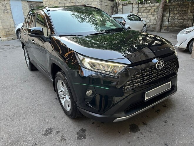 Toyota RAV4-9