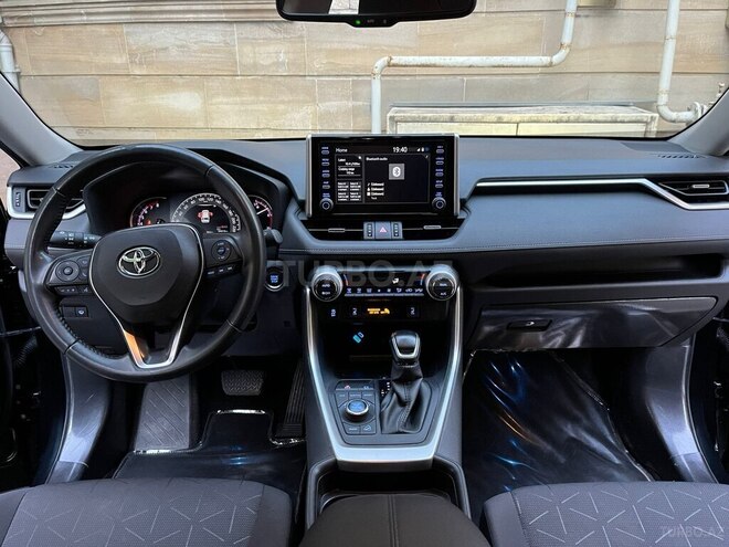 Toyota RAV4-10