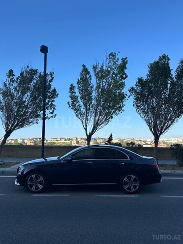 Mercedes E 220 d-3