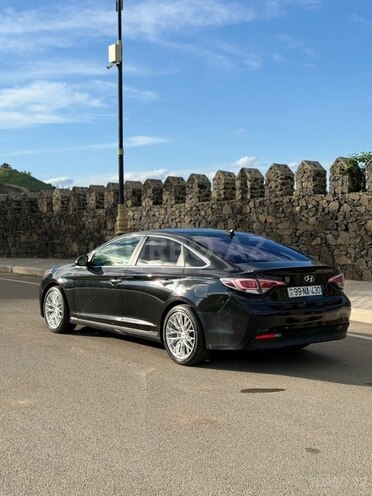 Hyundai Sonata-4