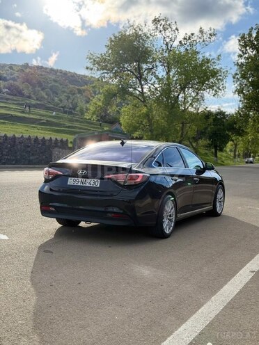 Hyundai Sonata-5