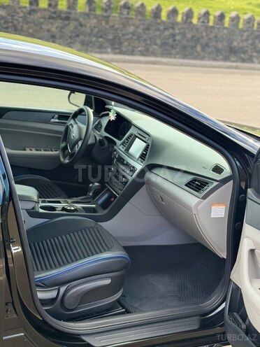 Hyundai Sonata-8