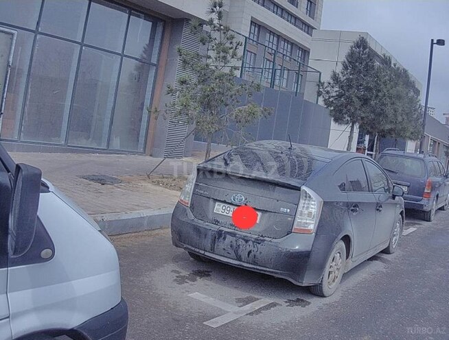 Toyota Prius-4