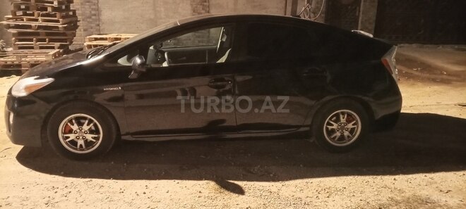 Toyota Prius-5