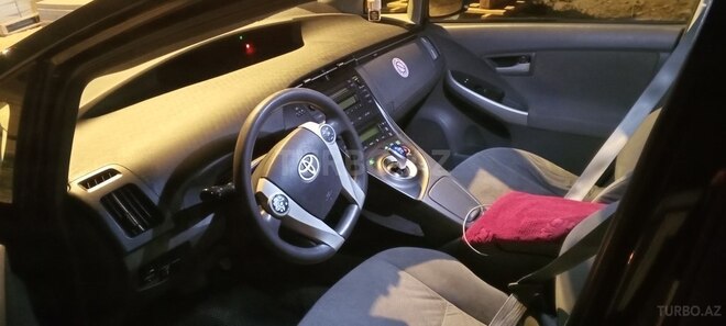 Toyota Prius-7