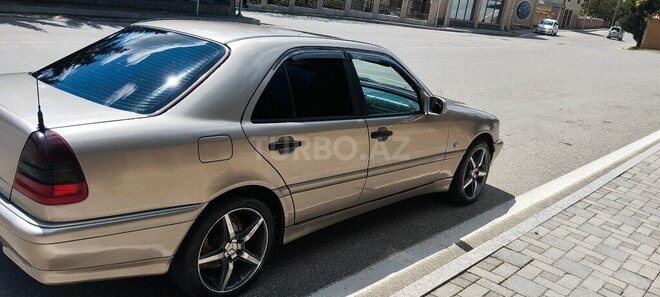Mercedes C 200-7