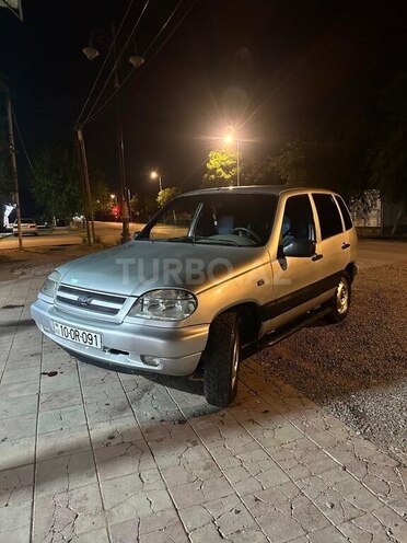 Chevrolet Niva-7