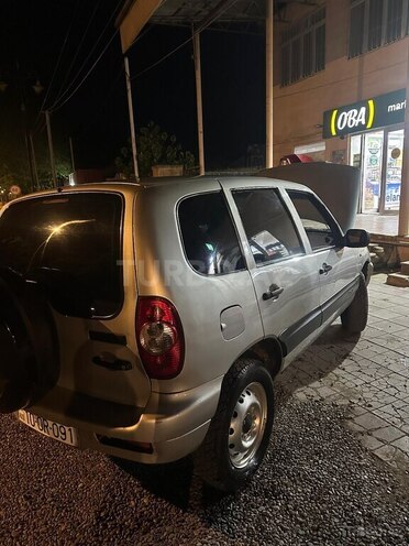 Chevrolet Niva-6