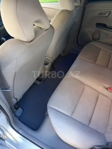 Honda Insight-14