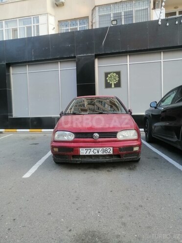Volkswagen Golf-1