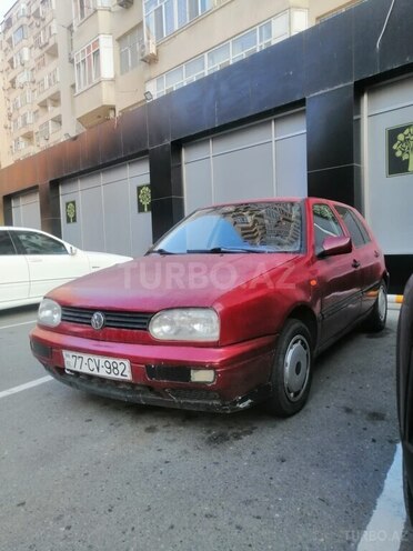 Volkswagen Golf-2