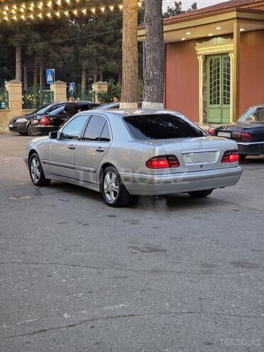 Mercedes E 240-6
