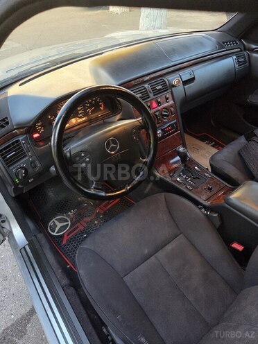 Mercedes E 240-9