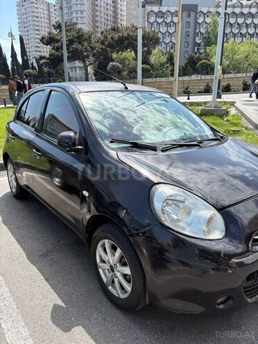 Nissan March-5