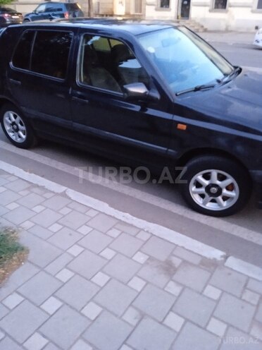 Volkswagen Golf-3