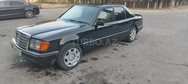 Mercedes 230 E-4