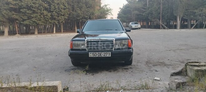 Mercedes 230 E-5