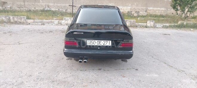 Mercedes 230 E-9