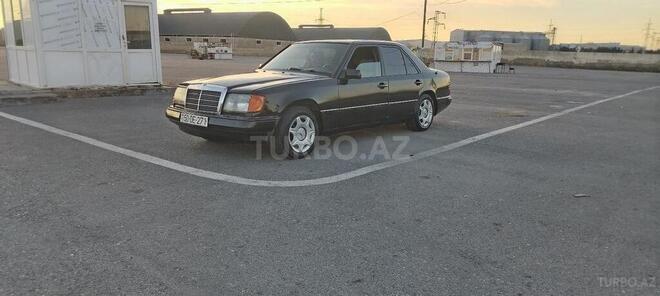 Mercedes 230 E-2