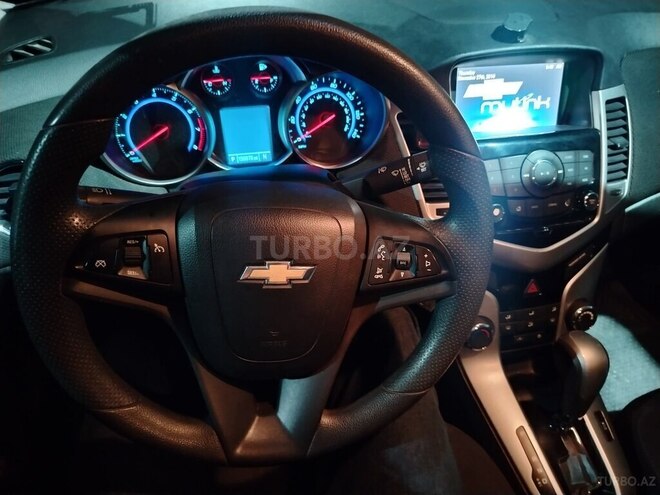Chevrolet Cruze-10