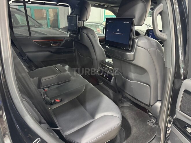 Lexus LX 600-17