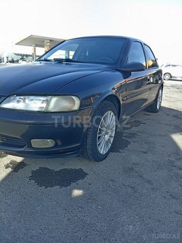Opel Vectra-4