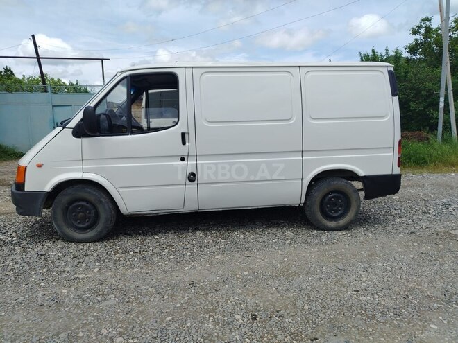 Ford Transit-3