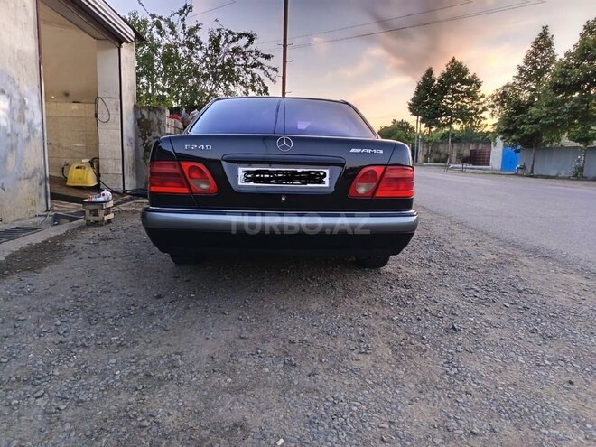 Mercedes E 240-5