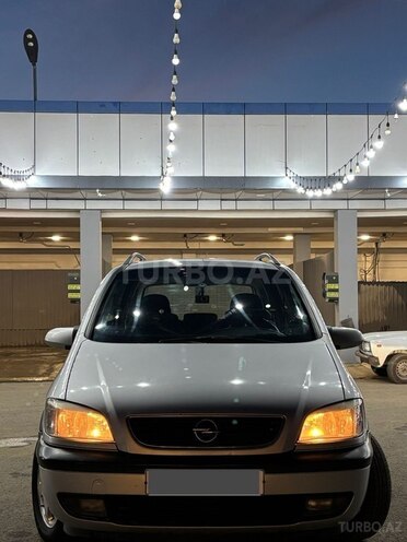 Opel Zafira-2