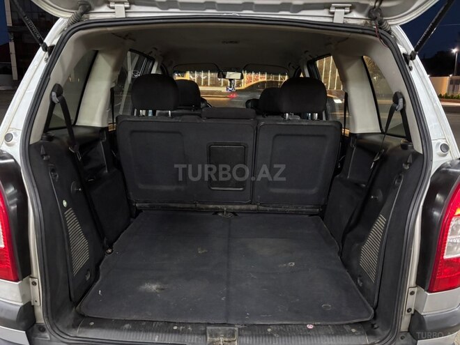 Opel Zafira-10