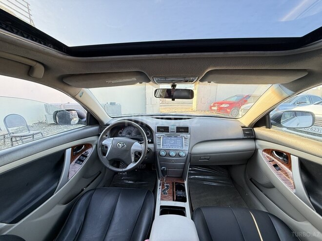 Toyota Camry-12