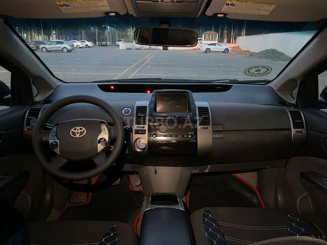 Toyota Prius-13