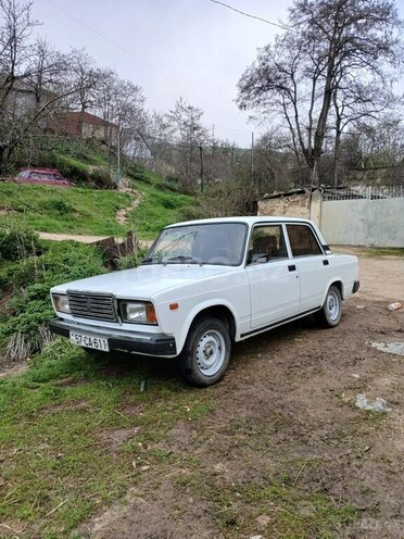 LADA (VAZ) 2107-2