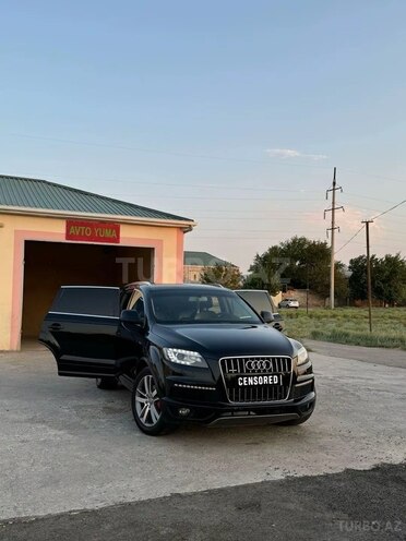 Audi Q7-5