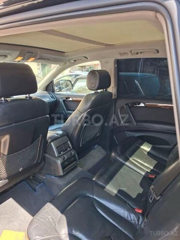 Audi Q7-7