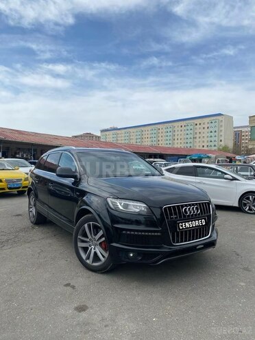 Audi Q7-3